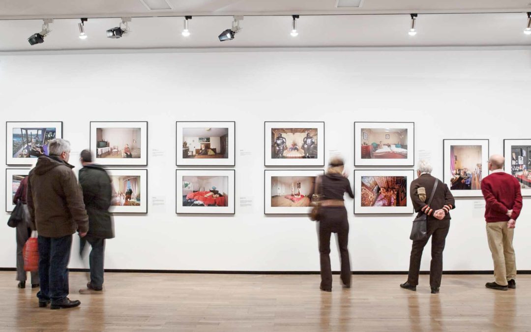 Vom Smartphone-Foto zum Kunstwerk an der Wand. Wir suchen dein Handyfoto für unsere Ausstellung!